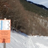 Toujours bien marcher à côté de la trace de ski