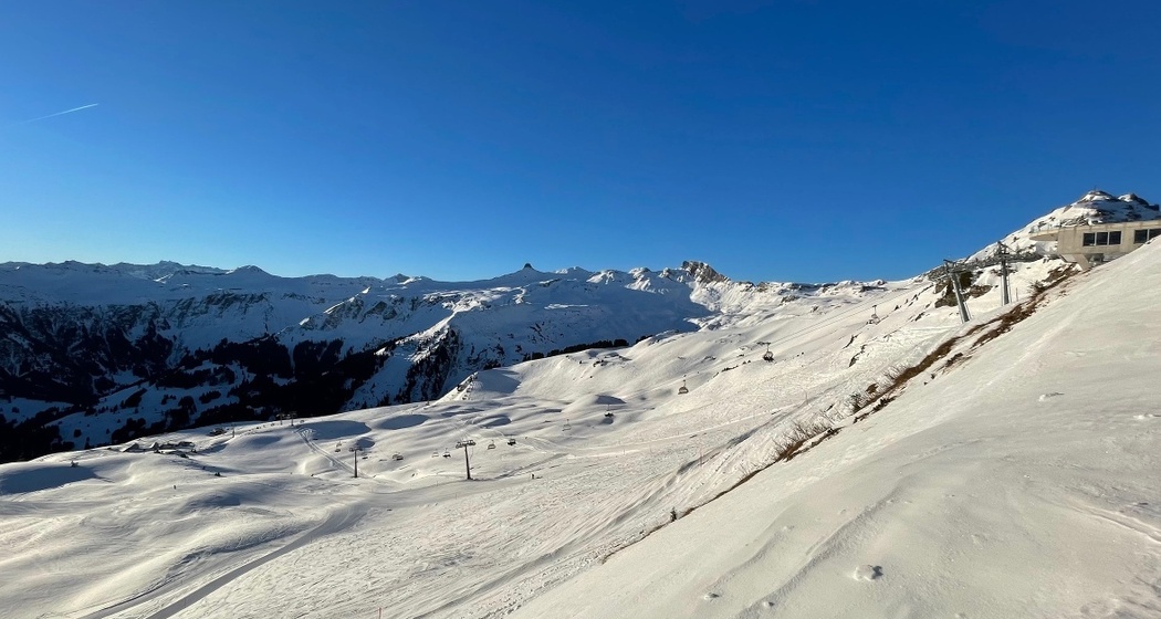 Aussicht Winterwanderweg Maschgenkamm-Panüöl