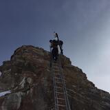 discesa della scala ancorata al Piz Beverin