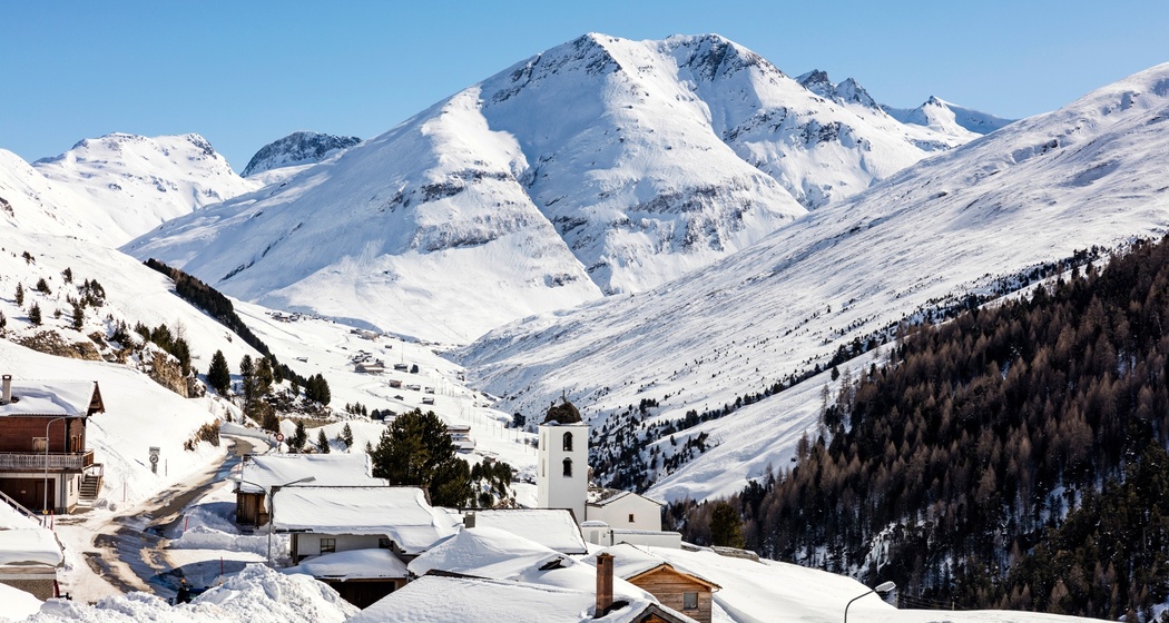 Avers Cresta mit Wengahorn im Hintergrund