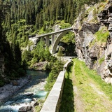Old Averserstrasse with the new road bridge