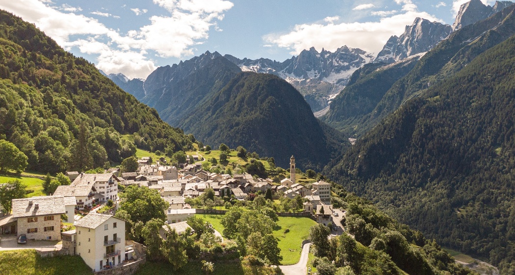 Soglio, Zeitreise auf eine Sonnenterrasse (oua_66678559_image)
