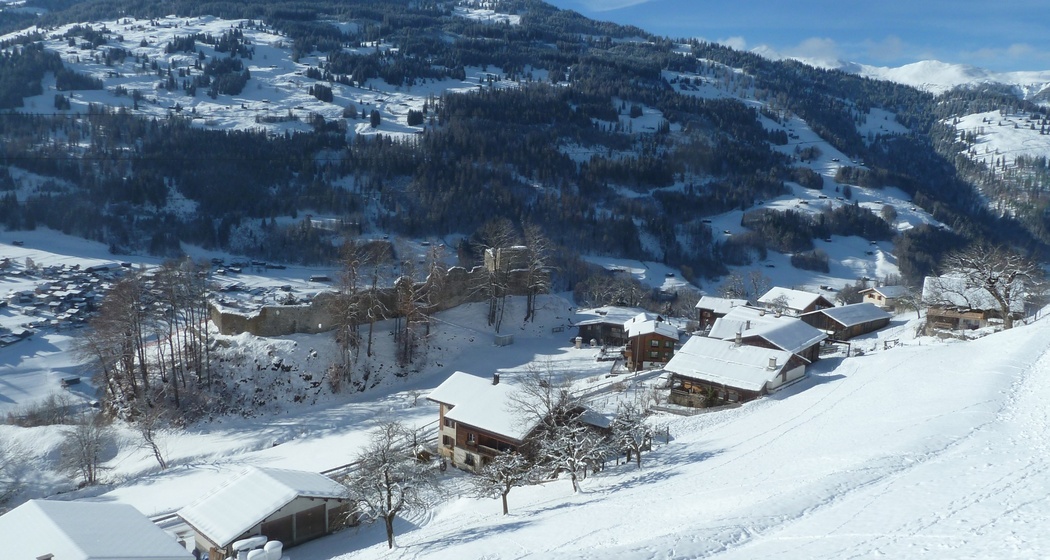 Putz mit Burg Castels im Winter