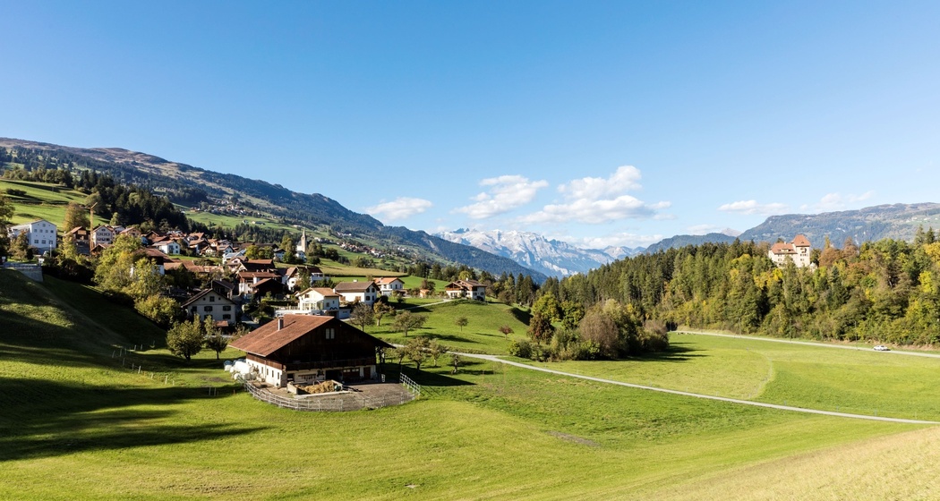 Masein mit dem Schloss Untertagstein