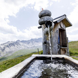 Brunnen beim Parkplatz Tguma