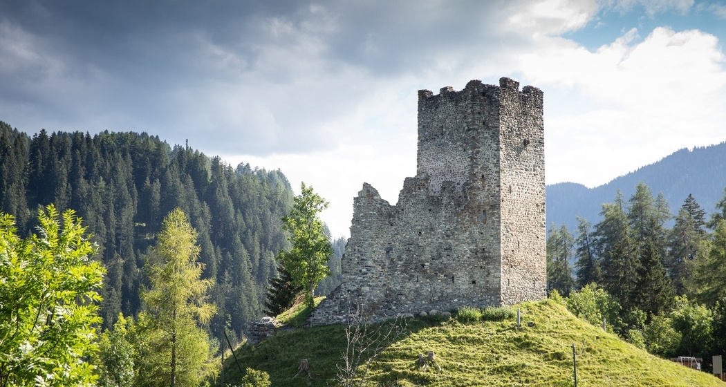 Burg Strassberg Malix