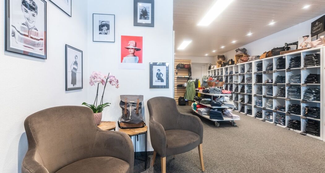 1560 Davos sale & service AG (oua_70715568_image)