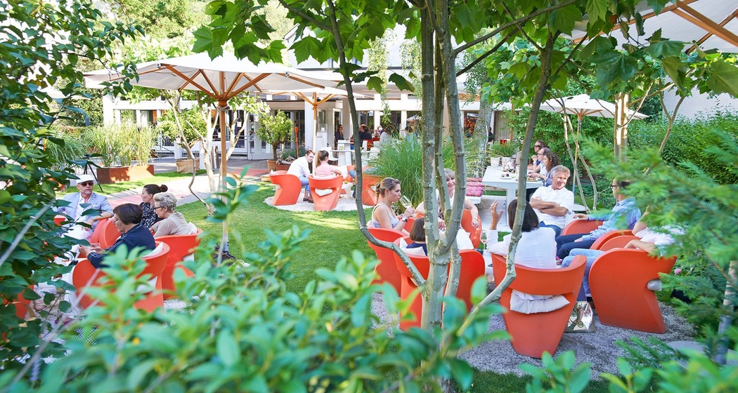 Garten vom B12 Caffè, Bar, Restaurant