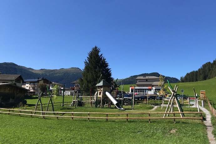 Aire de jeux à Lain