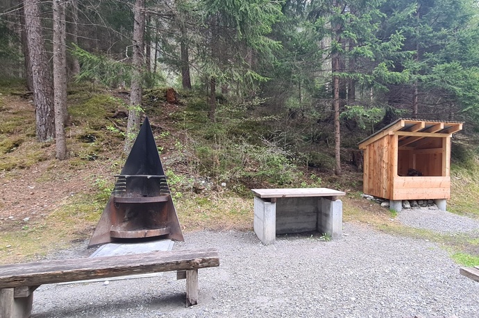 Grillstelle am Wasserweg (oua_71377733_image)