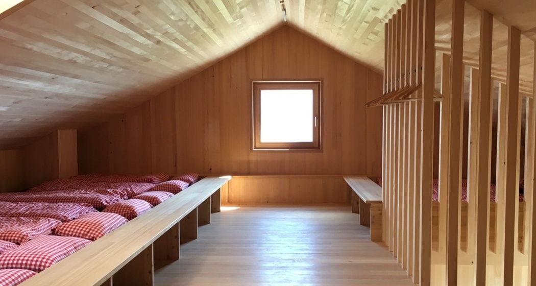 Das Foto zeigt das Schlafzimmer der Bifertenhütte