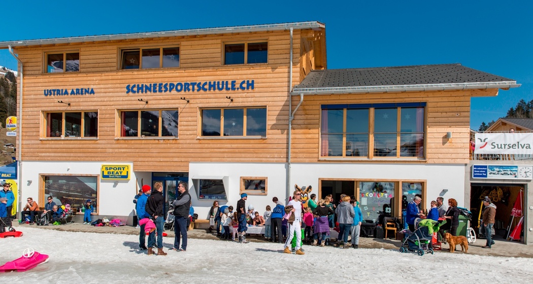 Das Foto zeigt das Büro der Skisportschule in Brigels