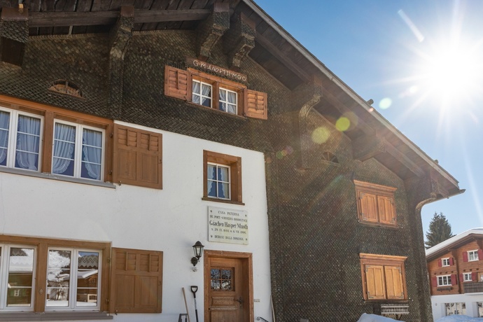 Das Bild zeigt das Elternhaus von Giacun Hasper Muoth