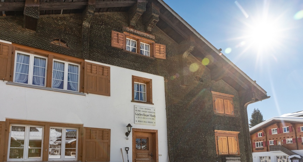 Das Bild zeigt das Elternhaus von Giacun Hasper Muoth