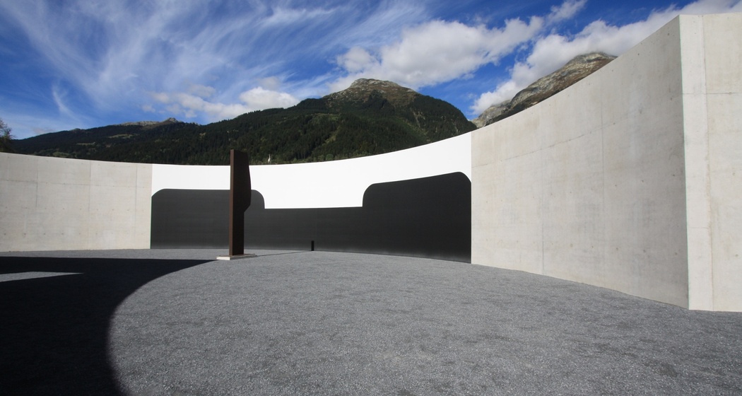 Das Foto zeigt die Skulptur Ogna von Innen