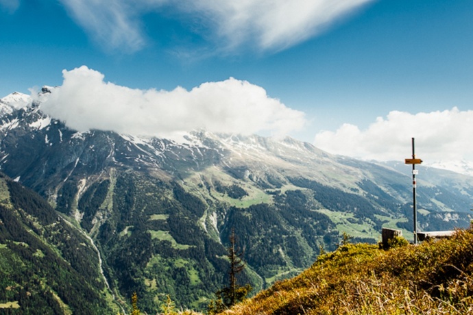 Das Foto zeigt die Aussicht vom Grillplatz Tgiern Grond