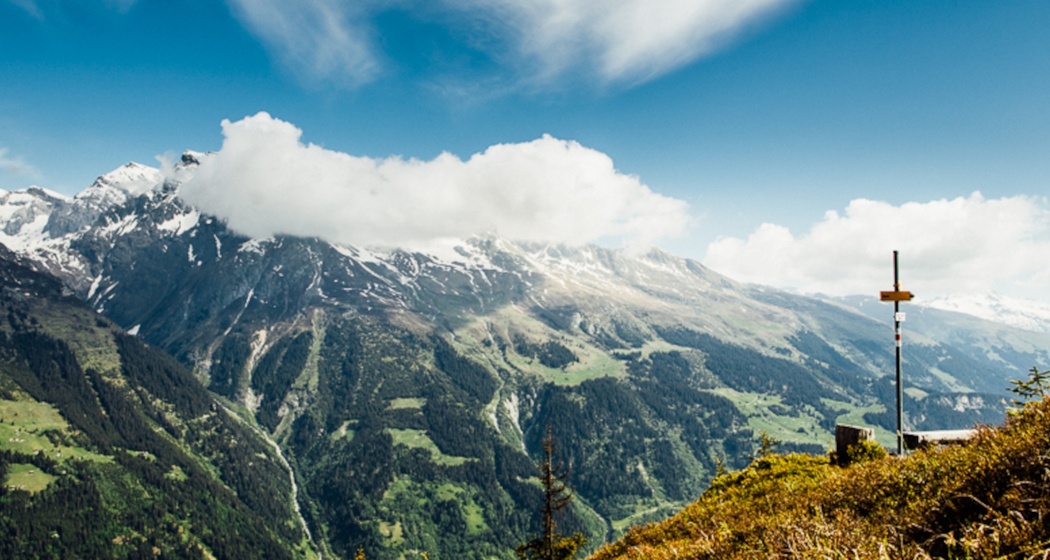 Das Foto zeigt die Aussicht vom Grillplatz Tgiern Grond