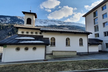 Das Foto zeigt die Kapelle Altersheim s. Giusep in Cumpadials