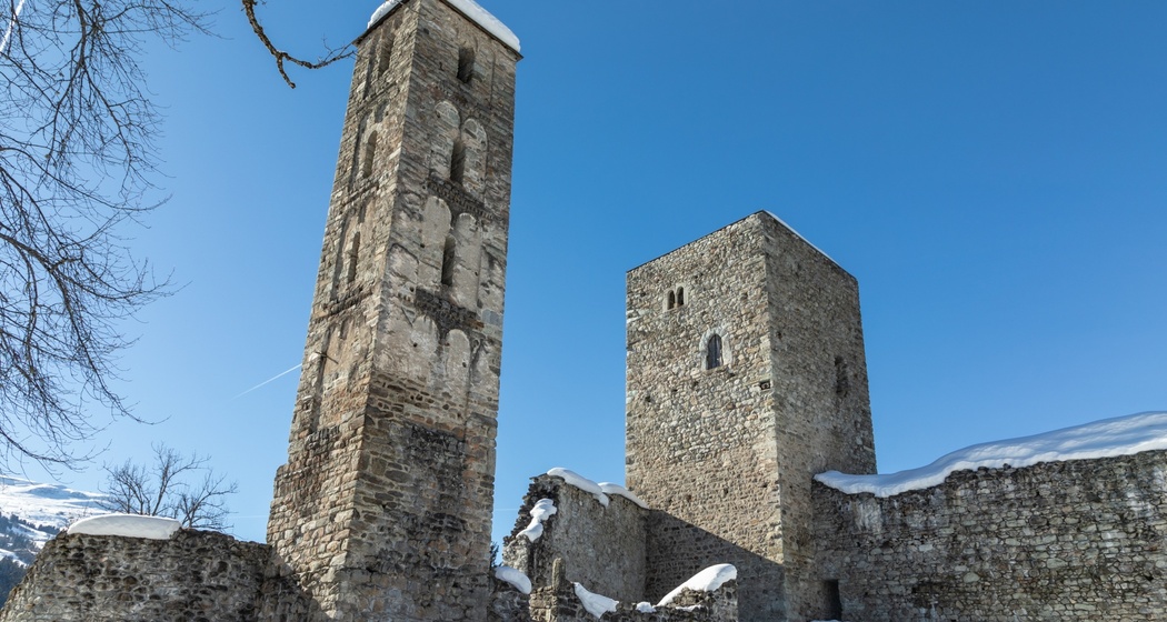 Aufnahme der Burganlage Jörgenberg im Winter.