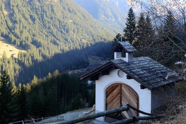 Das Foto zeigt die Kapelle St. Benedikt Crest in Tenigerbad