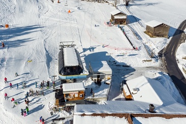 Das Foto zeigt das Übungsgebiet zum Ski lernen in Waltensburg