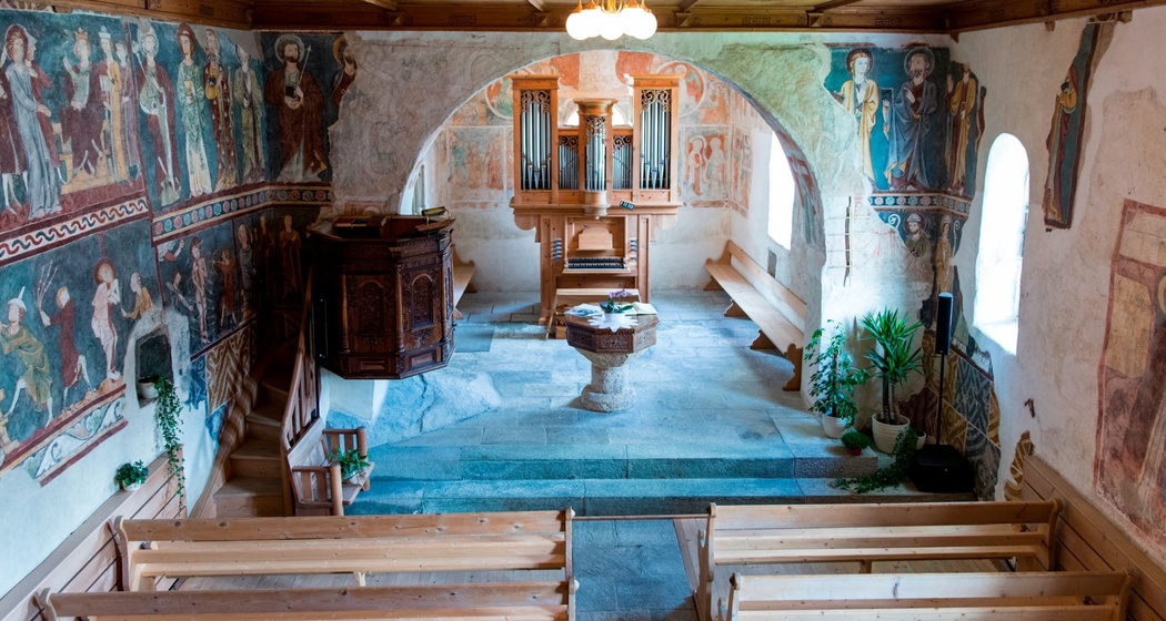 Aufnahme der Waltensburger Kirche von innen.