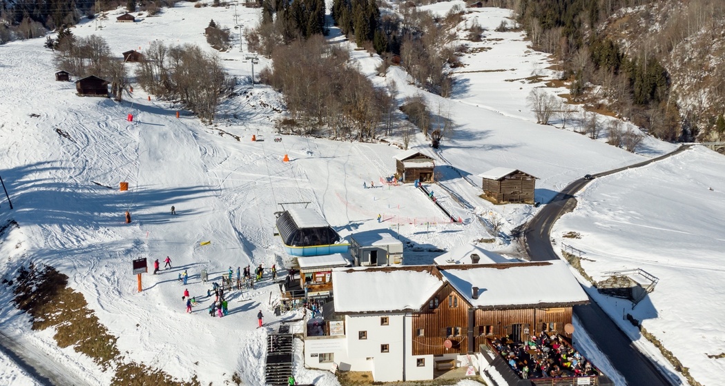 Das Foto zeigt die Talstation von Waltensburg
