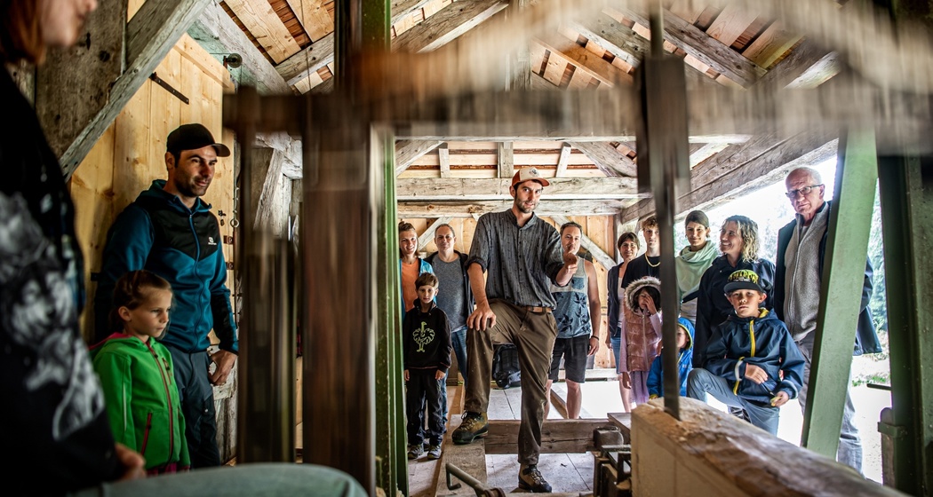 Das Foto zeigt die Führung der Resgia Gneida