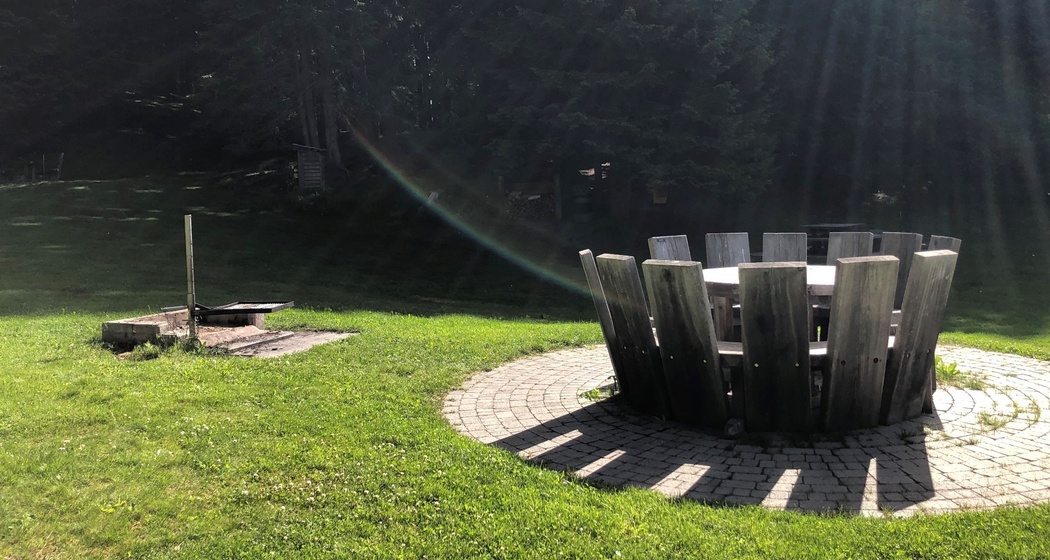 Feuerstelle mit Sitzbank Patrutgsee