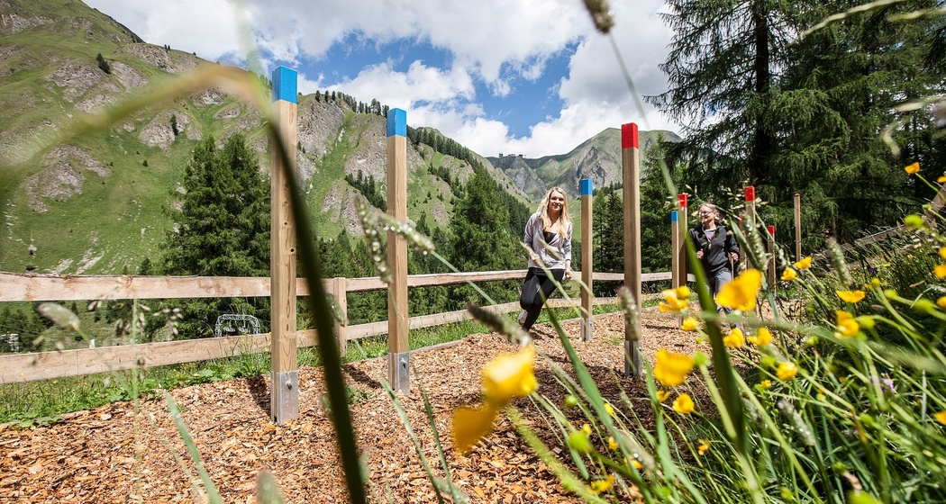 Der Trail beginnt beim Vitaparcours