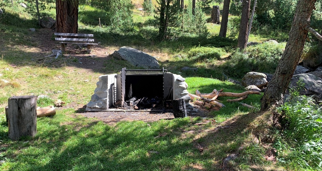 Feuerstelle beim Ovelin da la Spusa (oua_73588451_image)