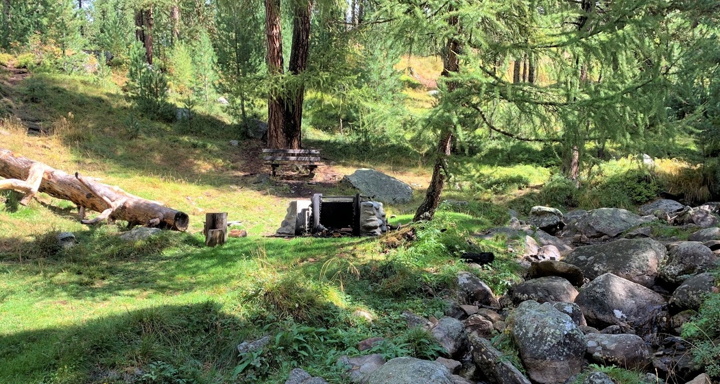 Feuerstelle beim Ovelin da la Spusa (oua_73756139_image)