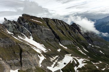 Grand déblaiement et montée vers le col de Satteltilücke