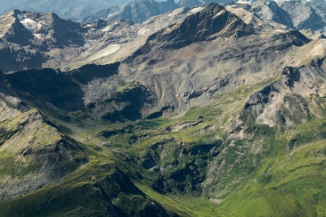 Fanellhorn con lago Guraletsch