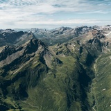 Valserberg in der Bildmitte