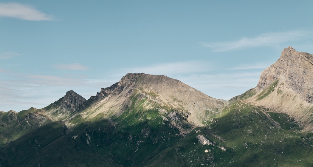 Patnaulpass zwischen Faltschonhorn (l.) und Piz Aul (r.)
