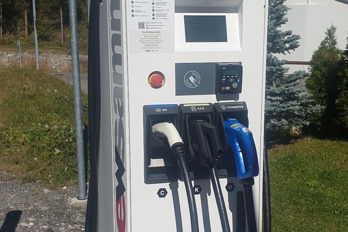 Elektroauto-Ladestation EW Samnaun (oua_74088615_image)