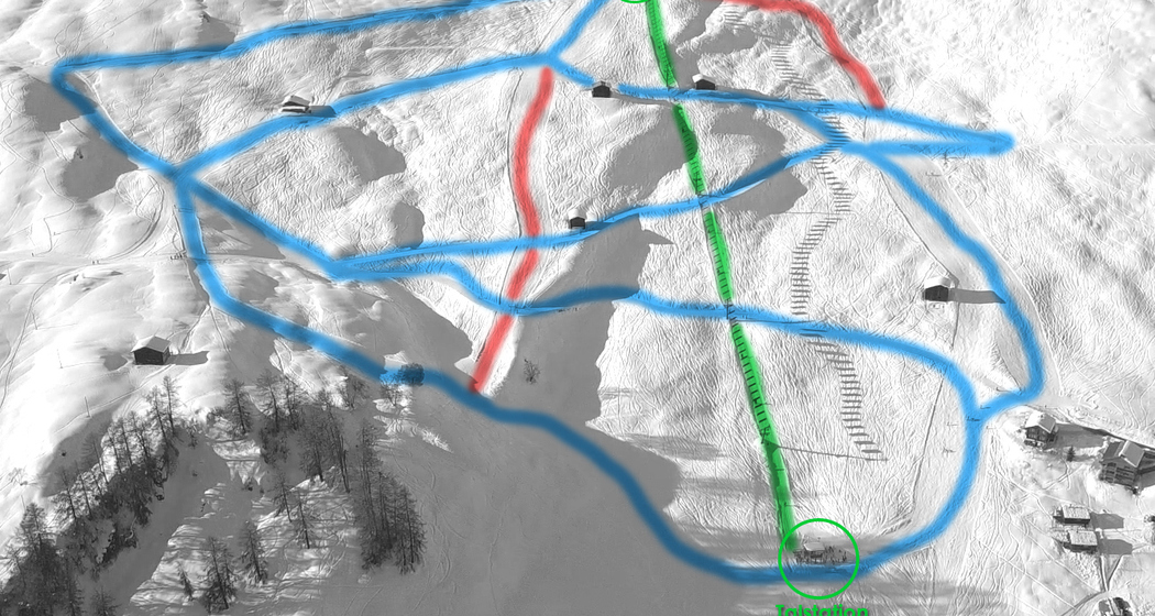 Das Foto zeigt den Pistenplan des Solar betriebenen Skiliftes.