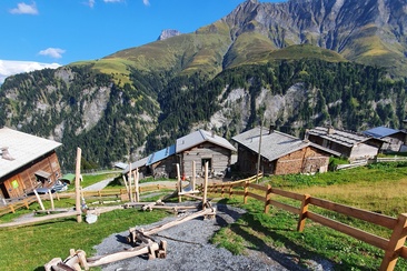 Grosse Holzkugelbahn