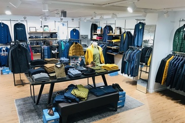 Ausstattung vom Modehaus Decurtins in Ilanz