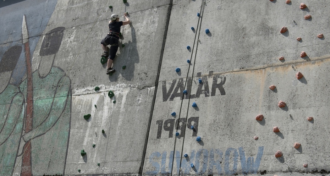 Kletterwand, Geschichtsdenkmal Suworow beim Lag da Pigniu