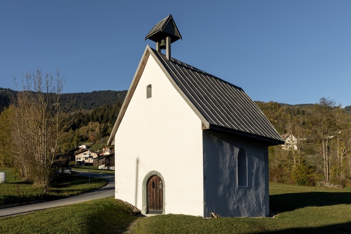 Katholische Wegkapelle Sogn Clau in Rueun