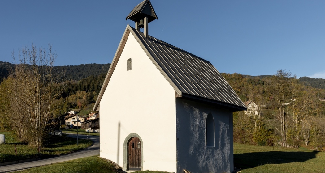 Katholische Wegkapelle Sogn Clau in Rueun