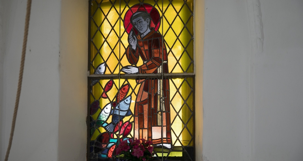 Fenster von der Kapelle St. Antonius von Padua in Ruschein