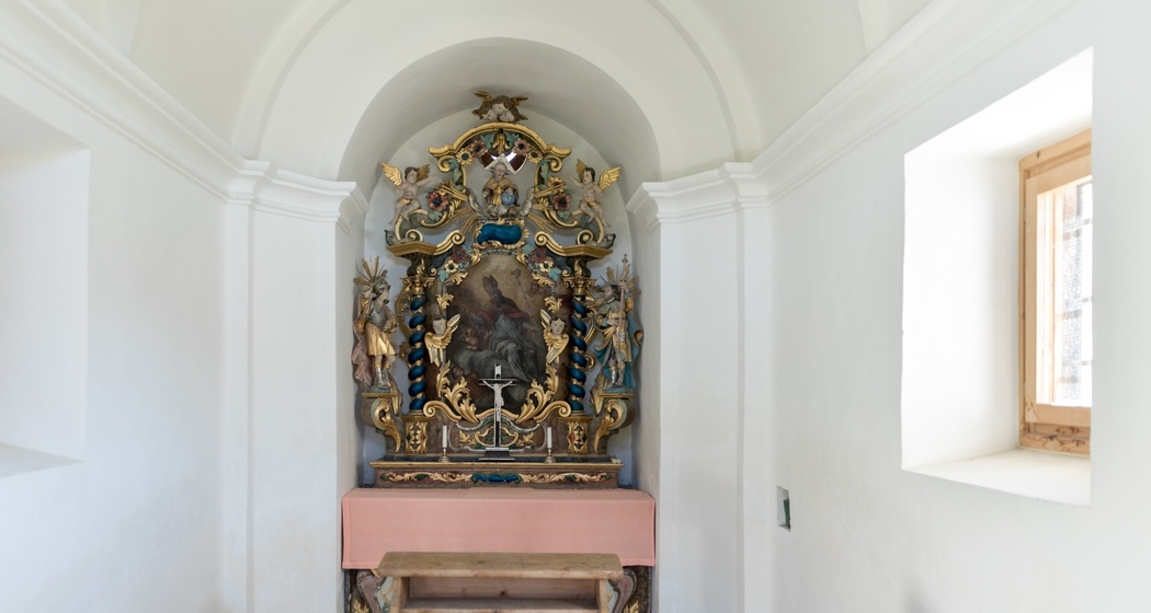 Inneneinrichtung der Kapelle St. Valentin in Ruschein