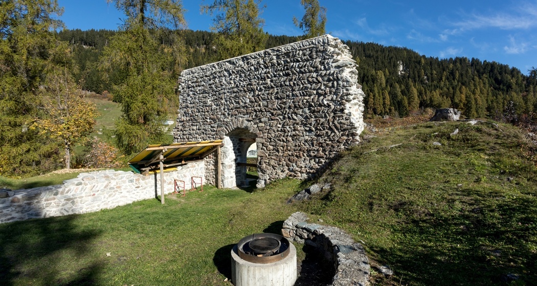 Ruine Frauenberg in Ruschein