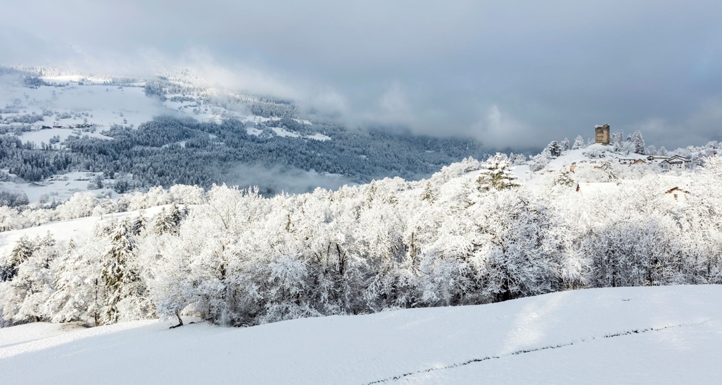 Ruine Alt Sins Paspels im Winter