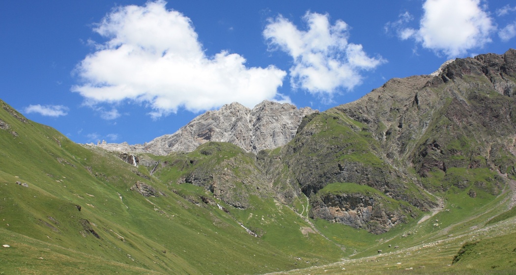 Etappe 9: Cotschna - Egipta; im Hintergrund Piz Ela