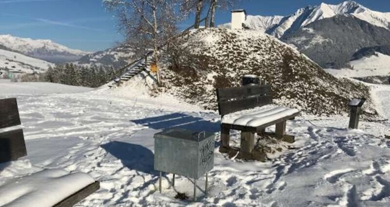 Lesebank "Caplutta", Vella (oua_75883110_image)