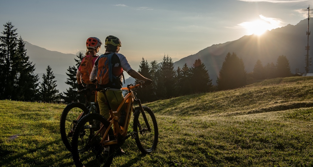 Panorama beim Sogn Carli geniessen.